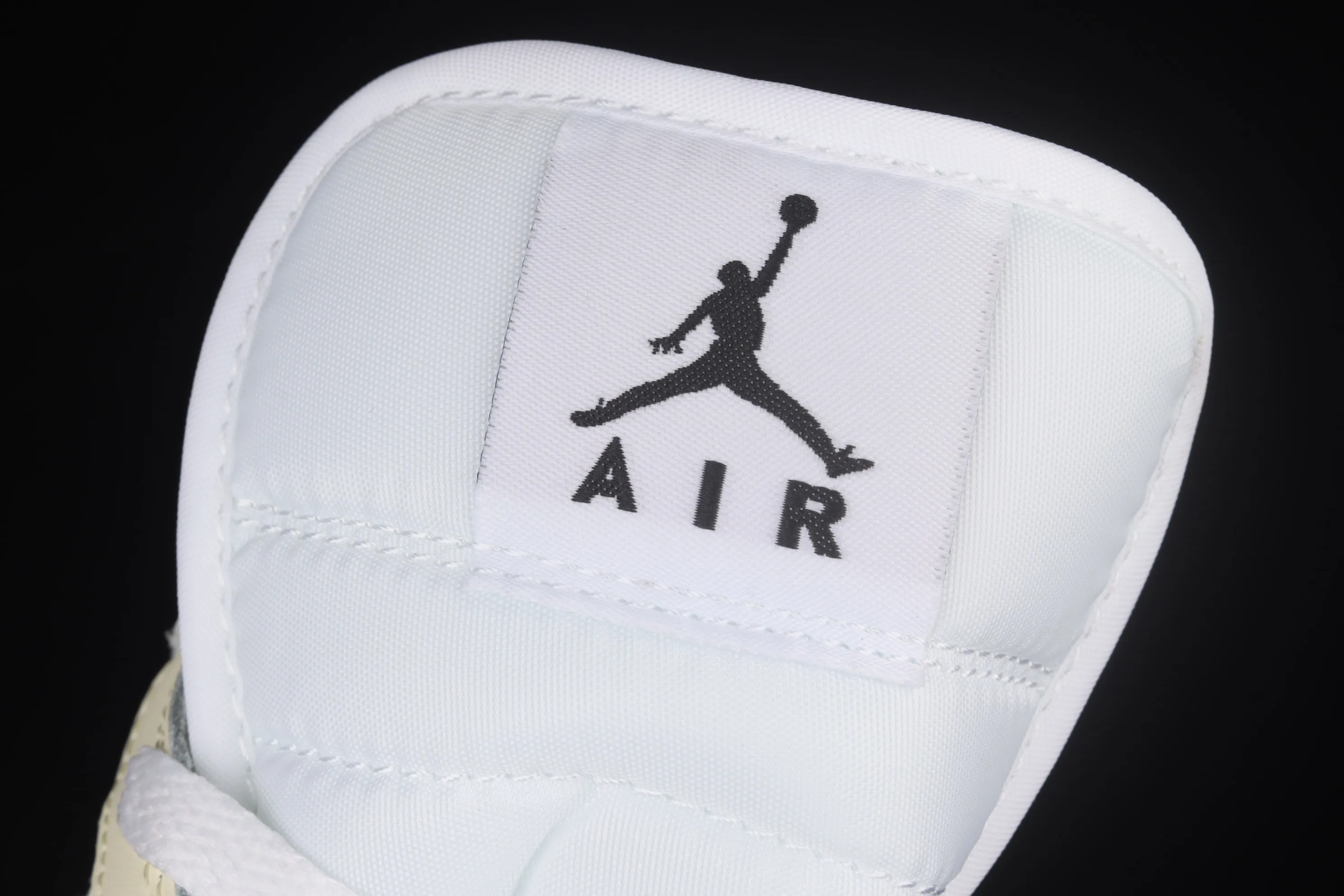 All categories Air Jordan Jordan series basketball shoes Air Jordan 1 Mid Air Jordan 1 Mid AJ1 Joe 1 white apricot milk coconut cream China basketball shoes BQ6472-121